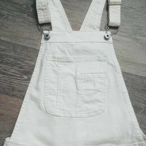 White AMERICAN RAG OVERALL JEAN SHORTS SZ 1 - Picture 4 of 9